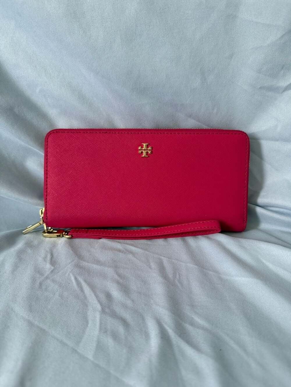 Tory Burch Robinson Saffiano Leather Zip Continental Wallet with Wristlet Strap